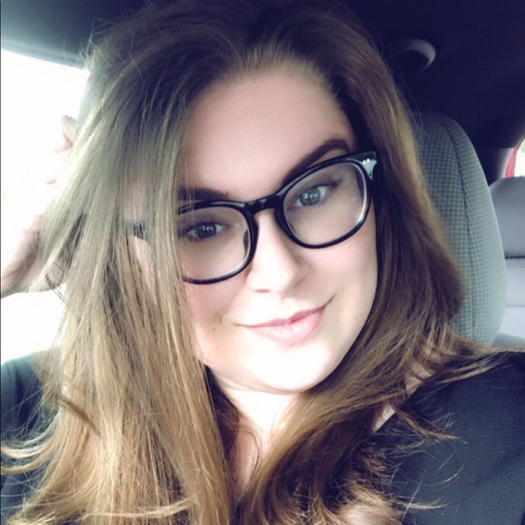 Meet Your Posher, Meg - Picture 2 of 7